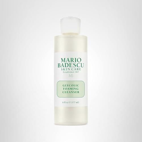 Mario Badescu Glycolic Foaming Cleanser: uso en cara y cuello para una tez uniforme.