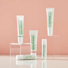 Bálsamo labial Mario Badescu Rosa en tubo con aroma floral suave