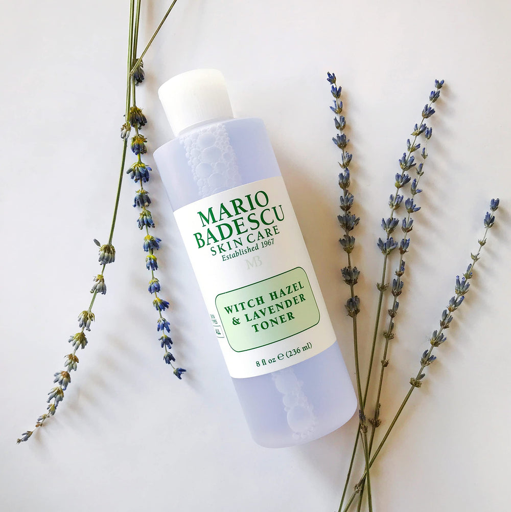 Aloe y lavanda en el tónico Mario Badescu para confort diario.