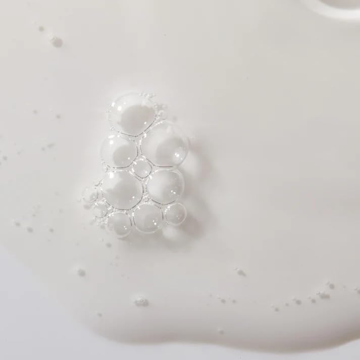 Ingredients panel features cucumber extract and ginseng for nourishing benefits