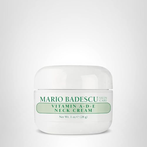 Aplicación en escote con Mario Badescu para un aspecto más uniforme.