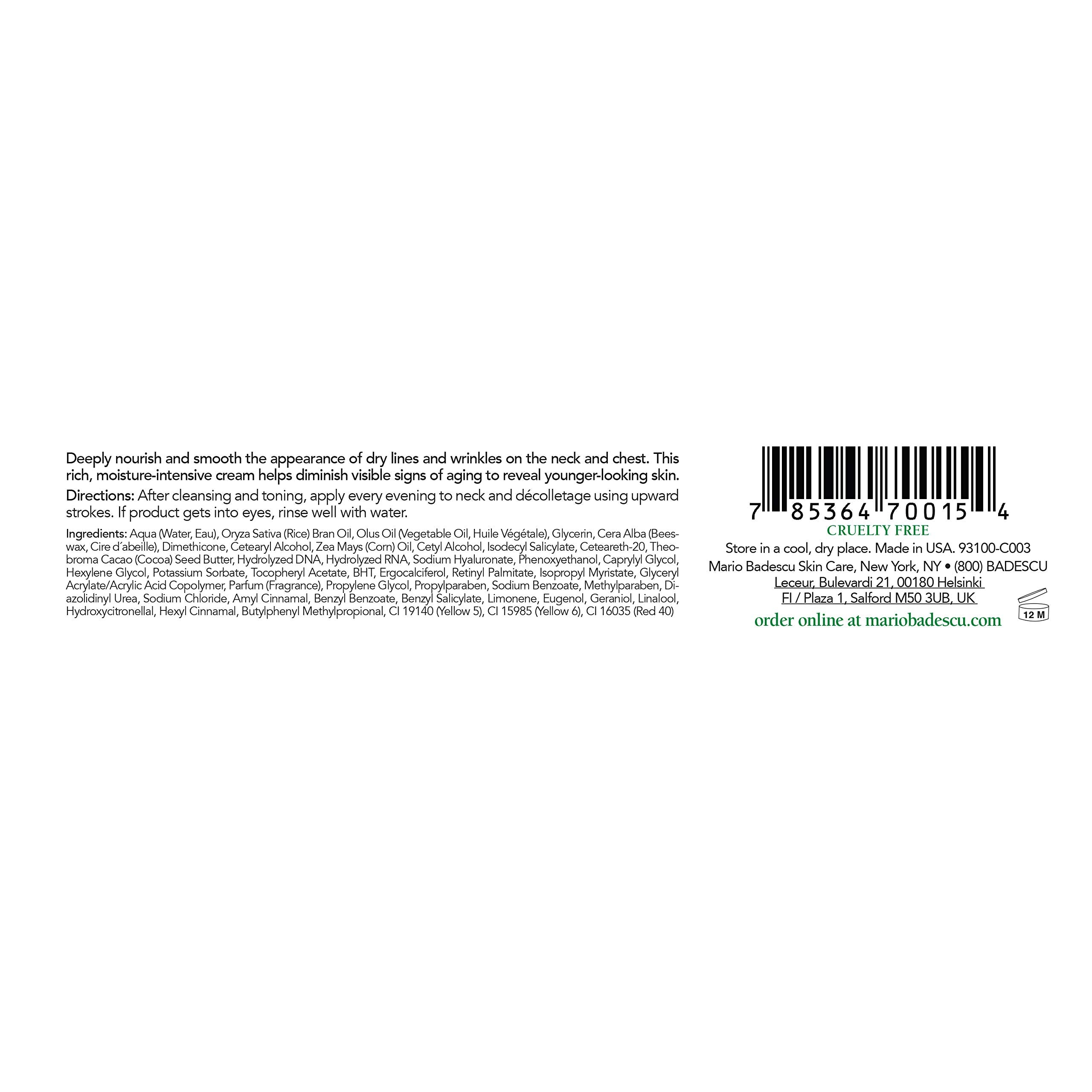 Aplicación suave de Mario Badescu en el cuello para suavizar finas líneas.