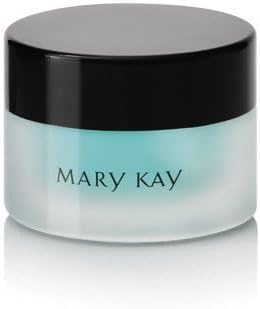 Aplicación del gel para ojos Mary Kay Indulge, sensación refrescante.