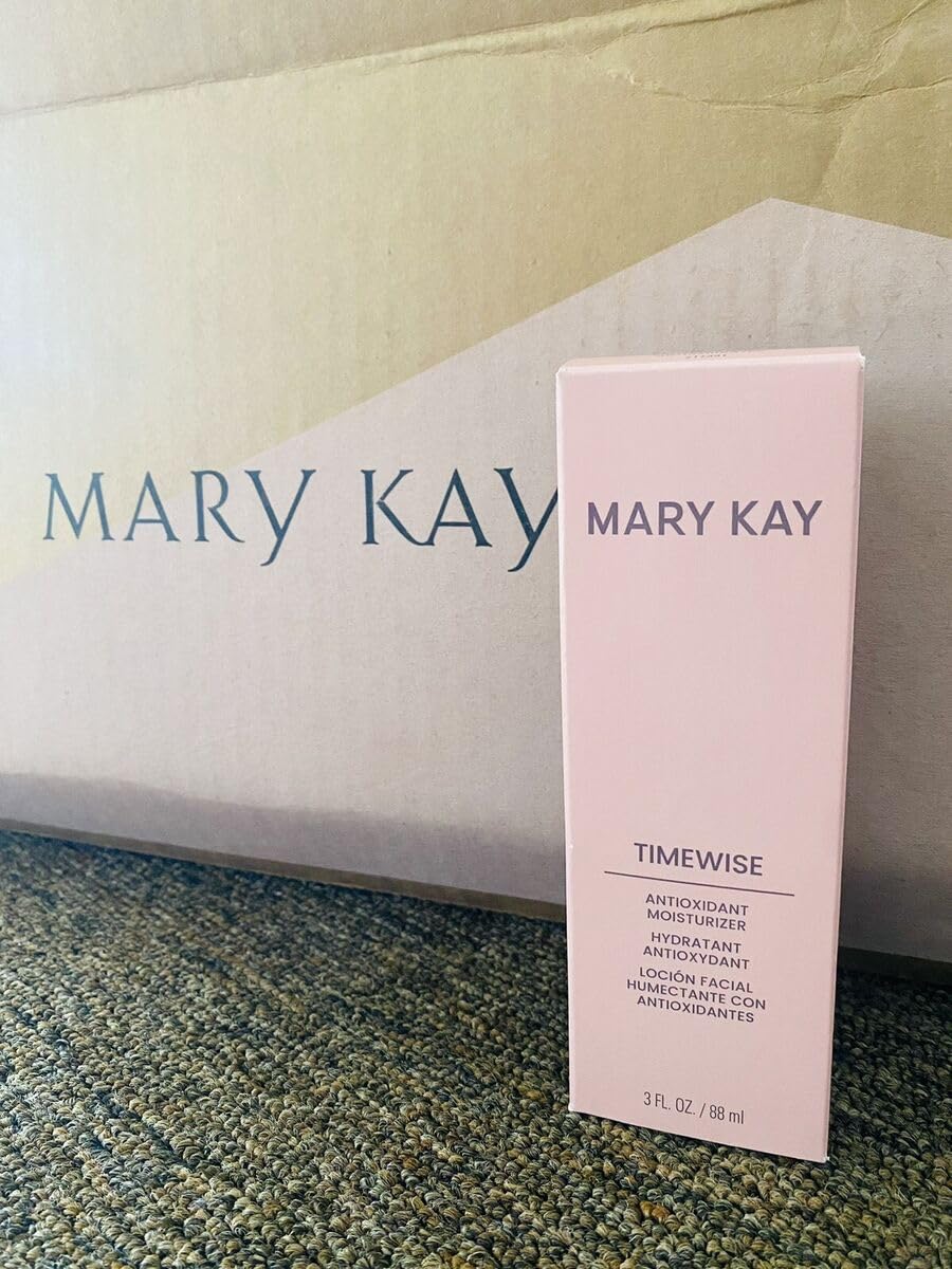 Mary Kay TimeWise moisturizer bottle for combination to oily skin helps control shine