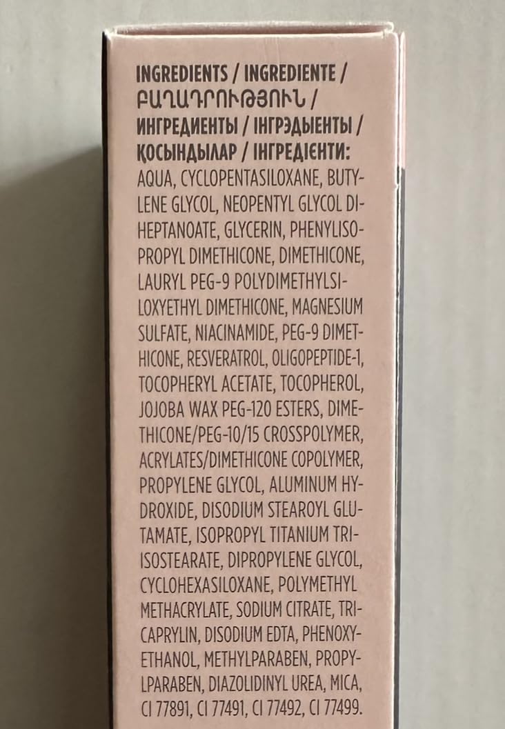 Application with brush or sponge for seamless daytime wear