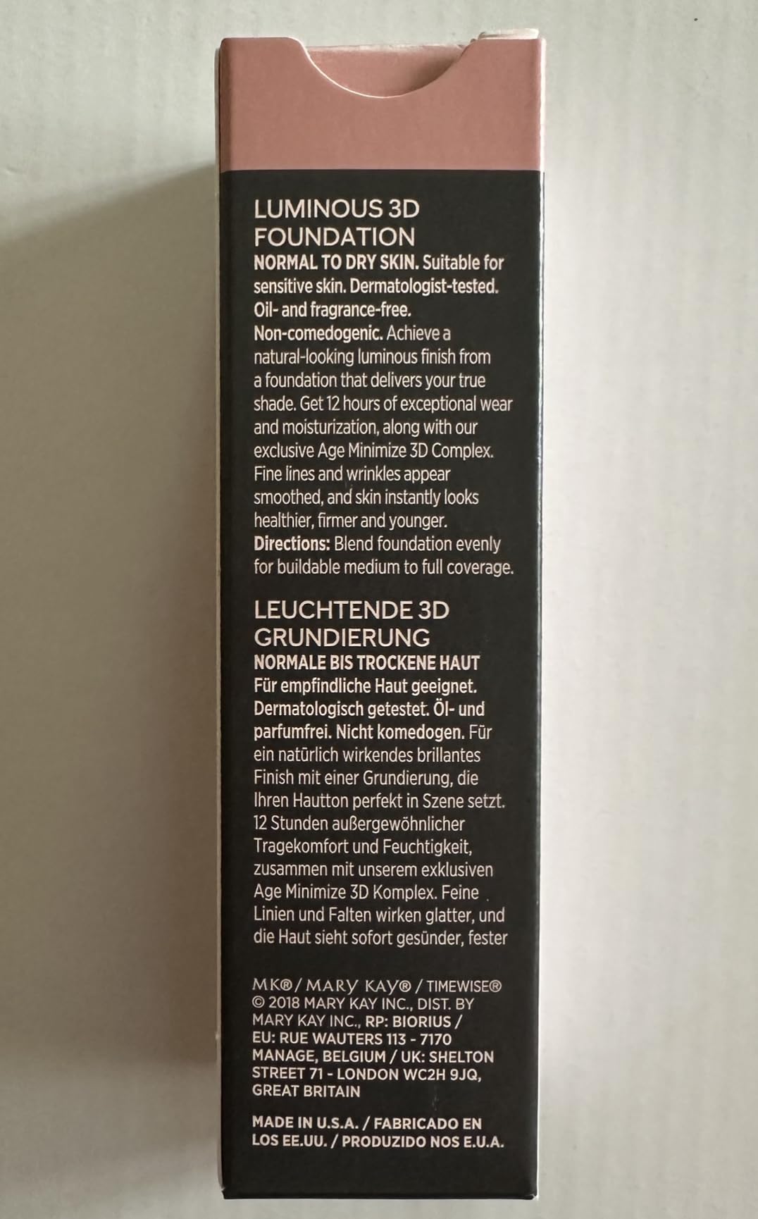 Close-up of pump and texture highlighting lightweight, radiant finish