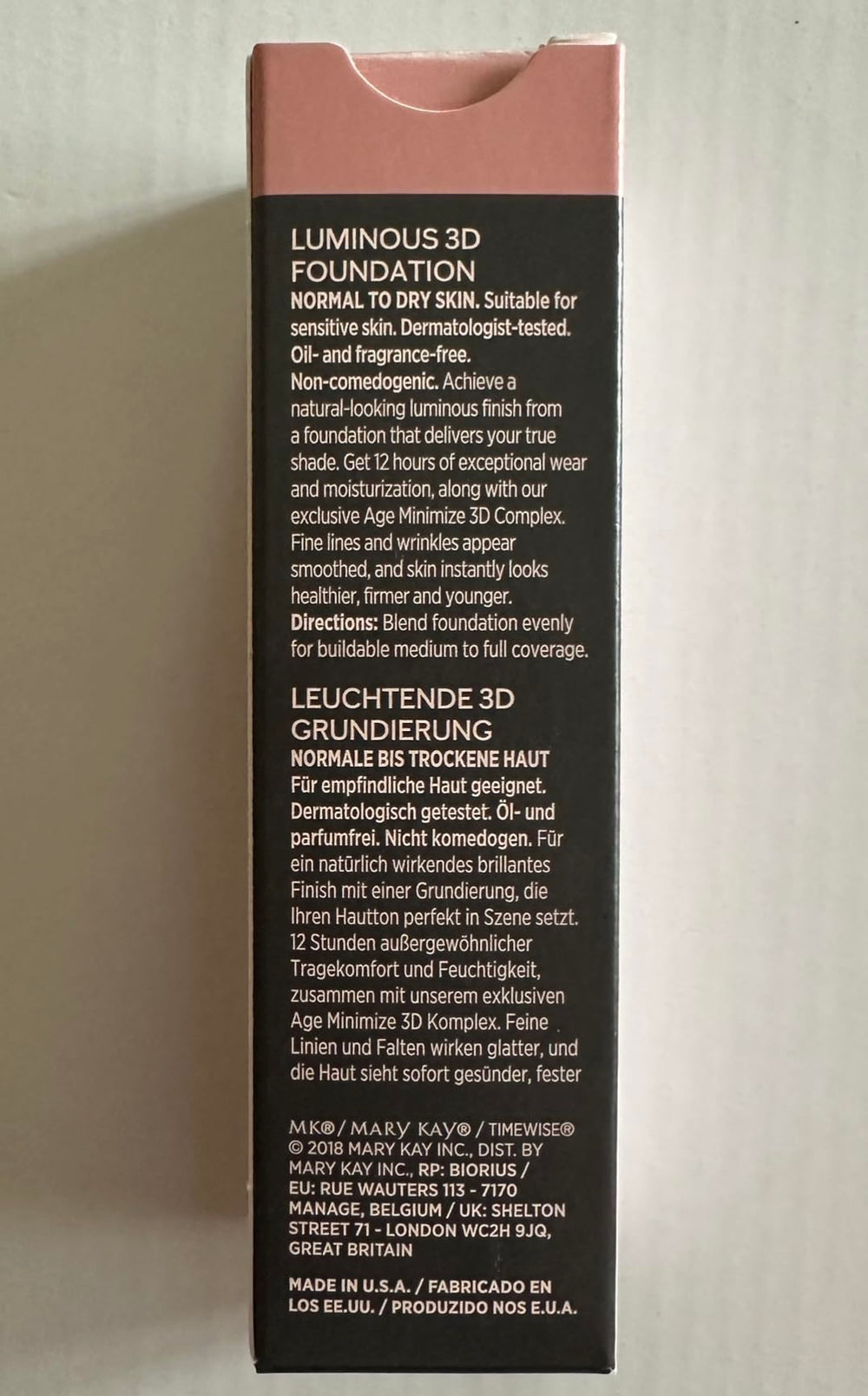 Close-up of pump and texture highlighting lightweight, radiant finish