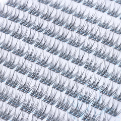 Mavphnee 168-pcs lash set close-up showing mixed lengths for natural look.