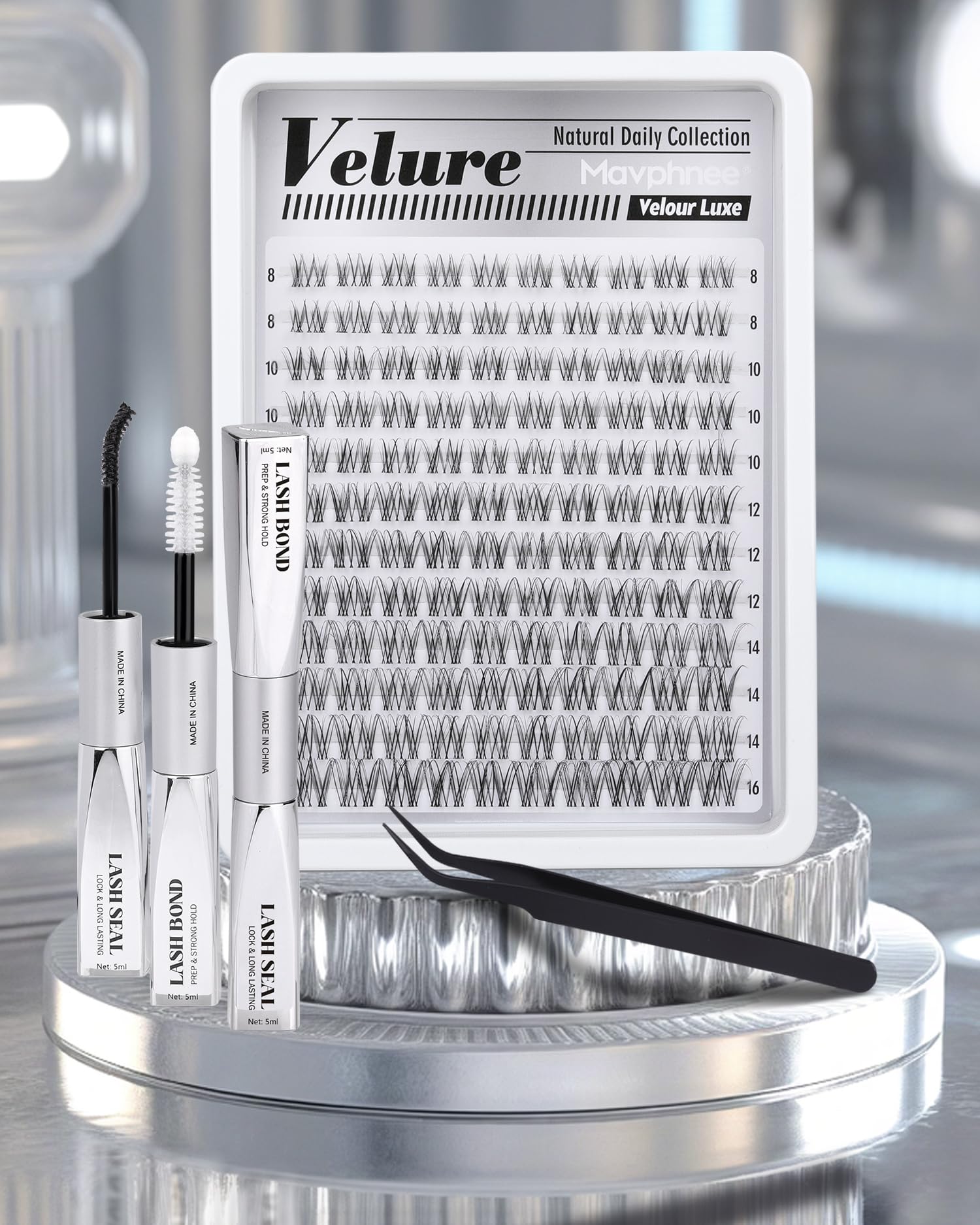 Mavphnee C-curve lash clusters provide gentle lift without heaviness.