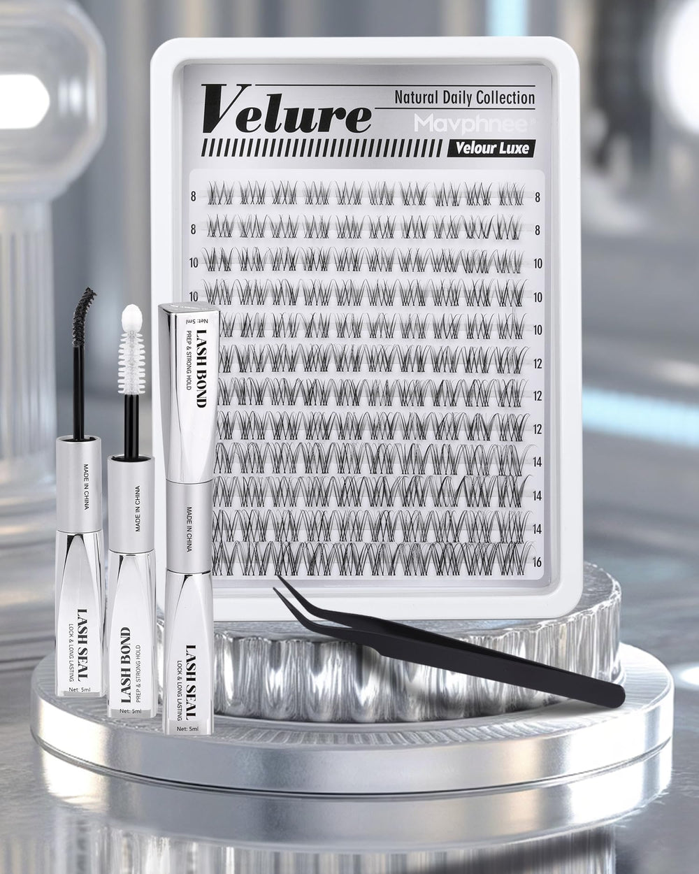Mavphnee C-curve lash clusters provide gentle lift without heaviness.