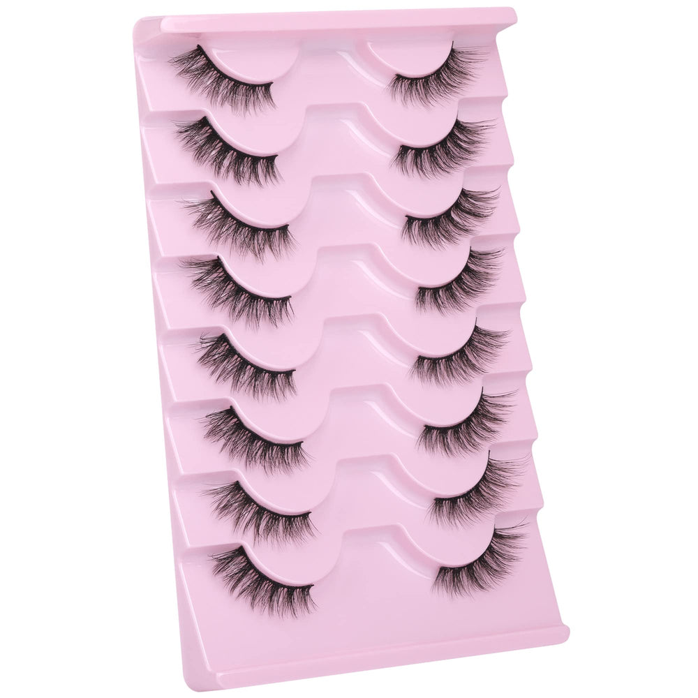Mavphnee Half Lashes natural day-look closeup shows subtle lift.
