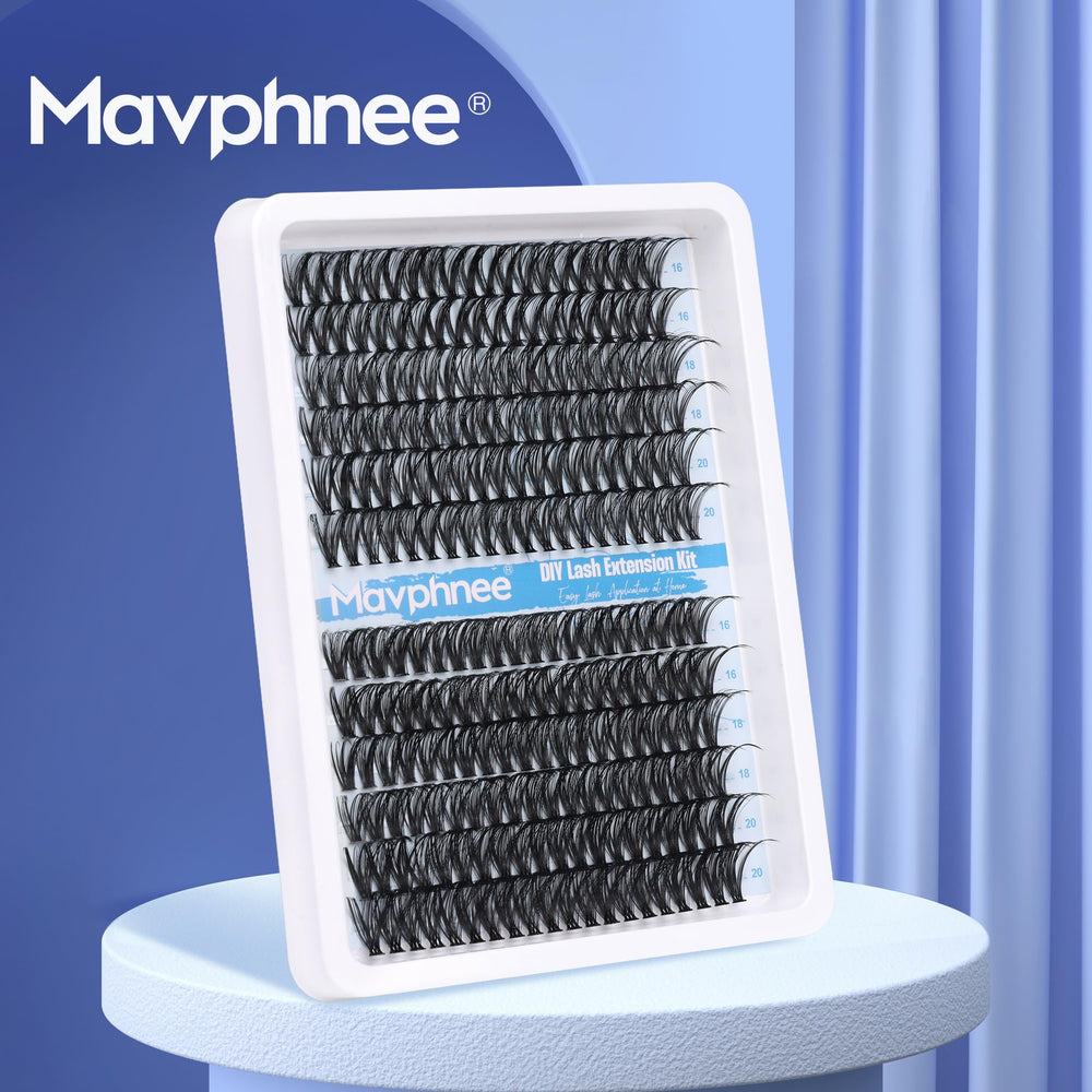 Mavphnee stage-performance lashes stand out under lights with bold, defined edges.