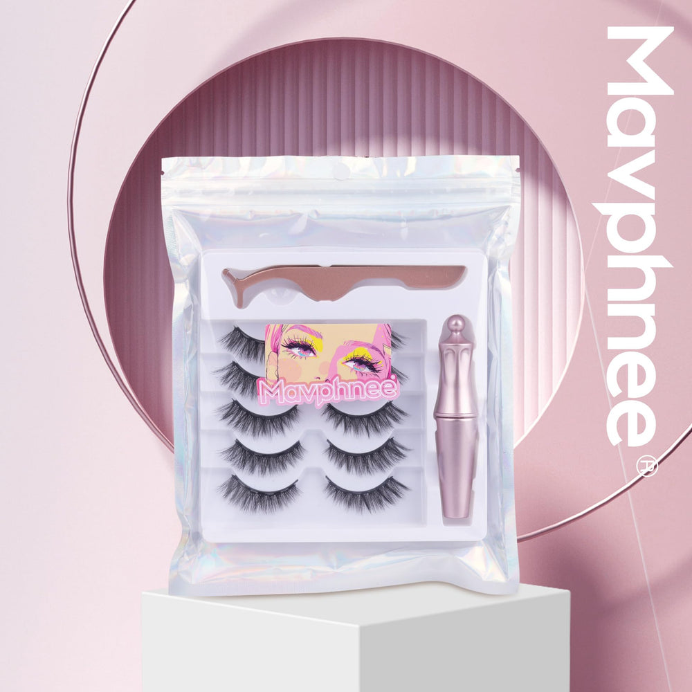 Mavphnee waterproof eyeliner detail with durable magnetic bond.