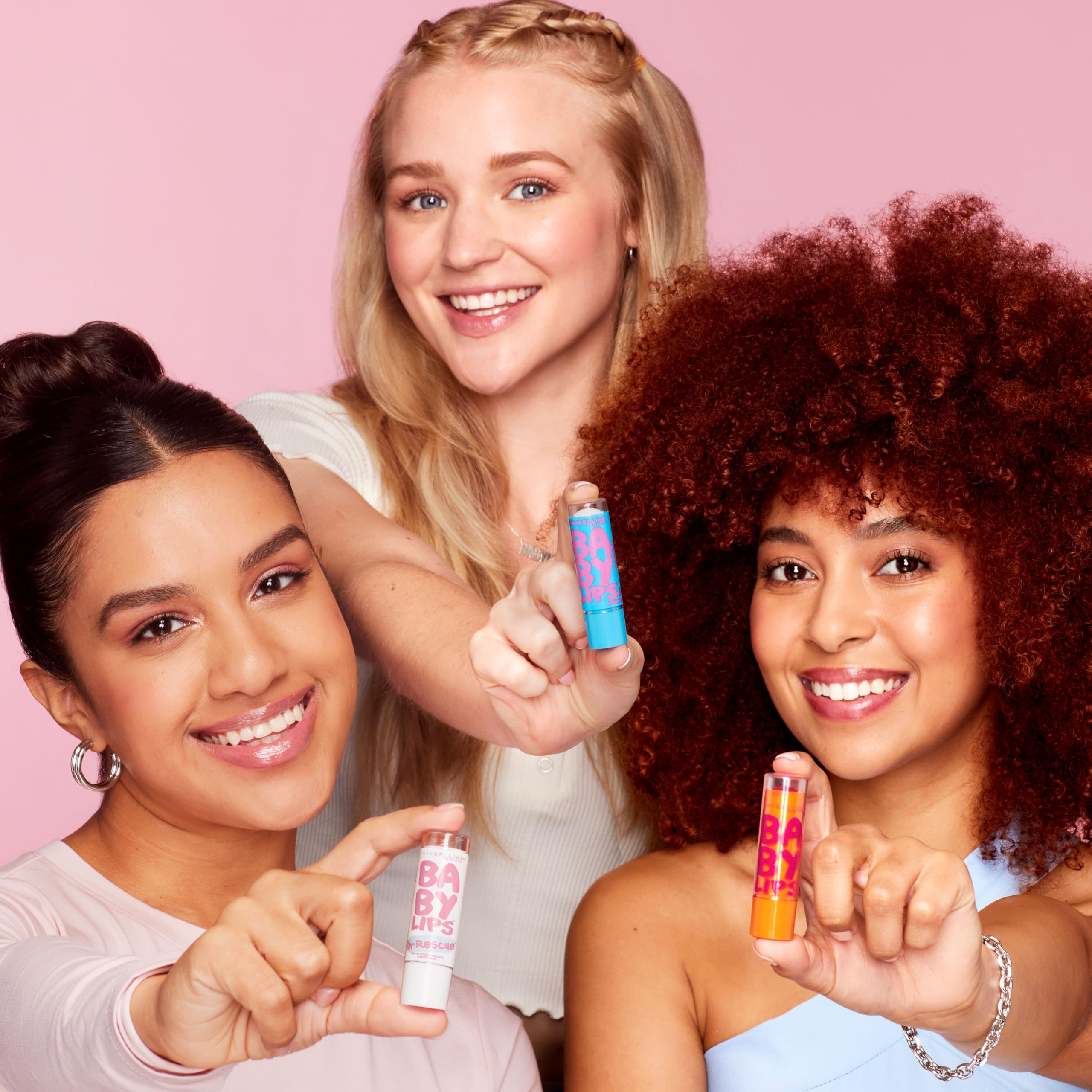 Hidratación de hasta ocho horas con bálsamo MAYBELLINE Baby Lips.