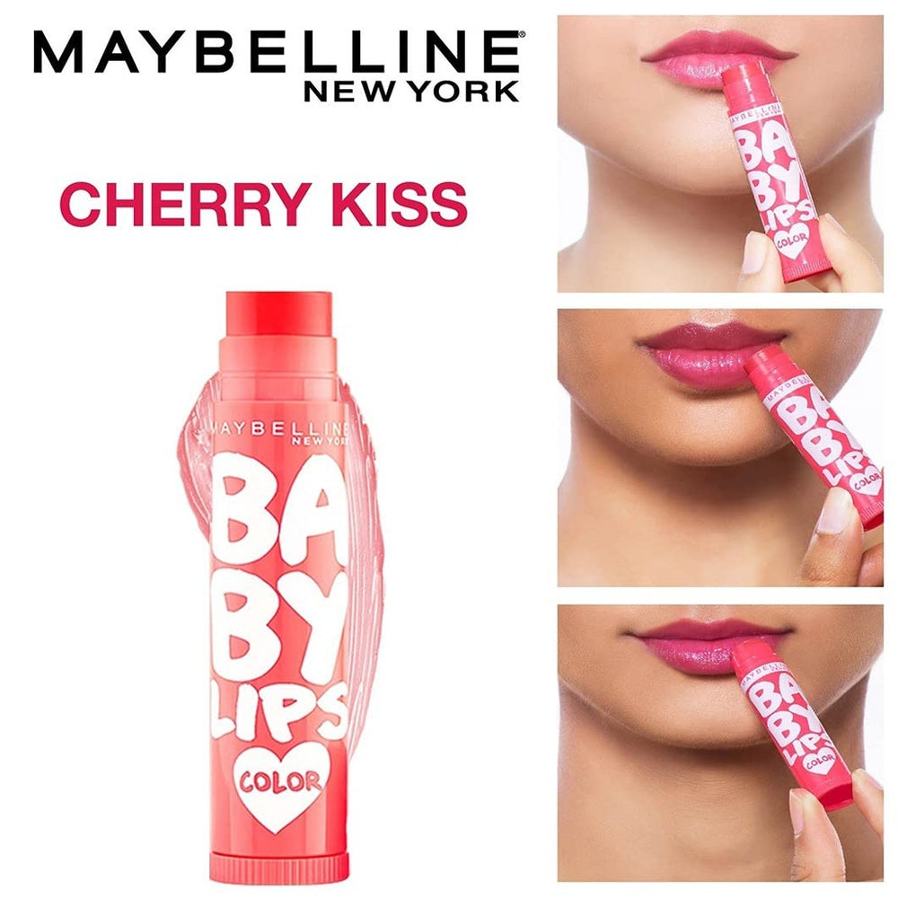 Aplicación suave de Maybelline Baby Lips Cherry Kiss en los labios.