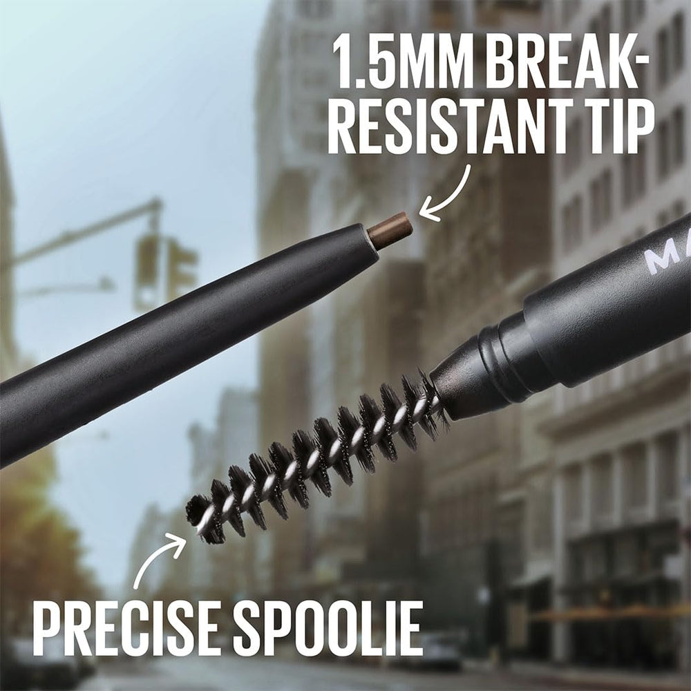Maybelline Express Brow Ultra Slim: aplicación rápida con trazos ligeros para un look diario.