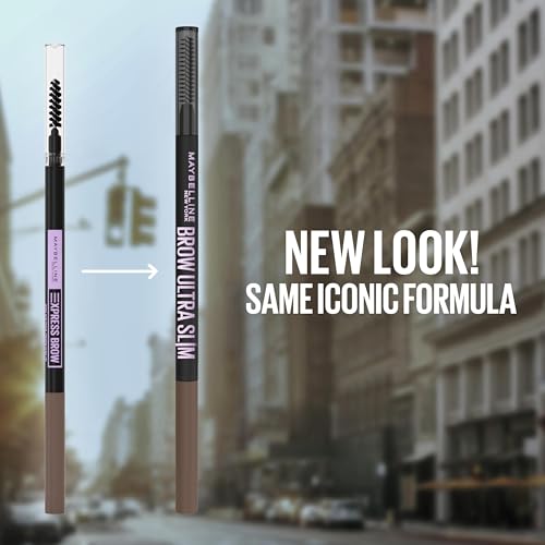 Maybelline Express Brow Ultra Slim con cepillo integrado para peinar cejas.