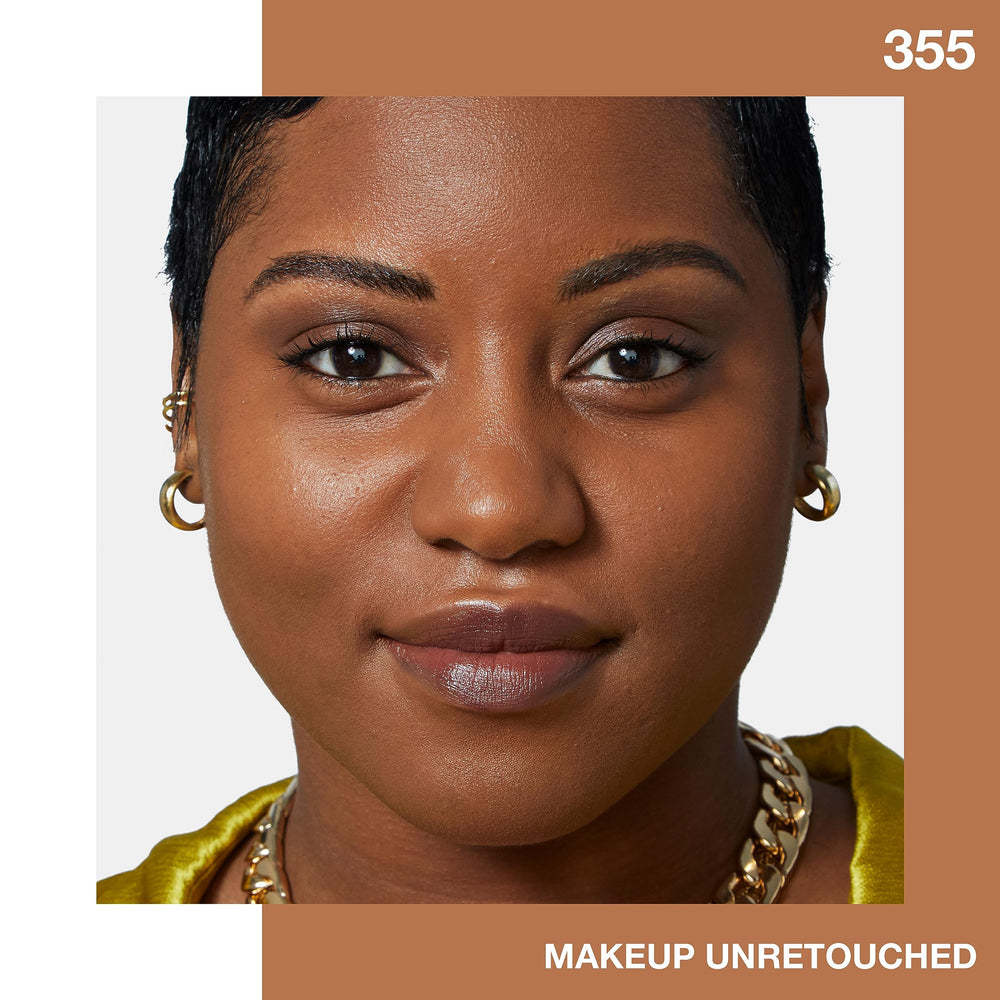 Applied on skin with a matte finish that refines pores.
