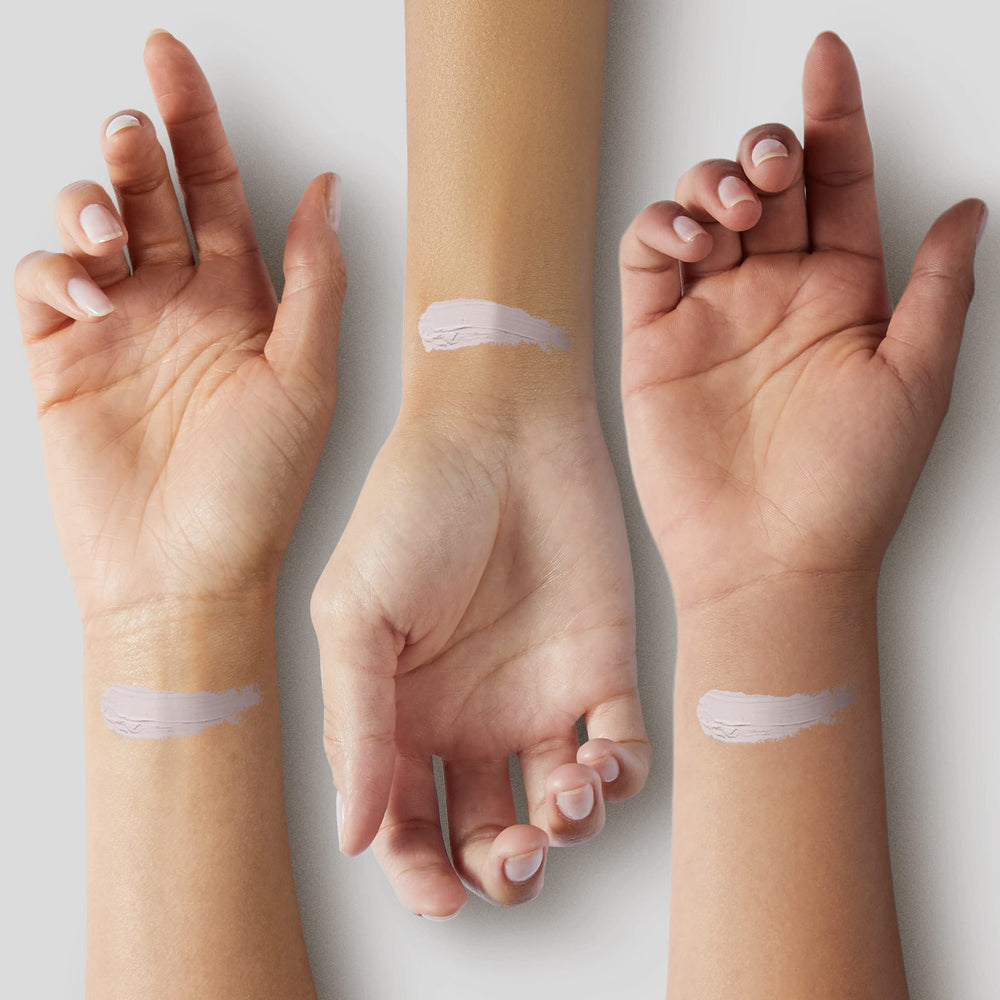 Maybelline Instant Age Rewind 4en1 Mate, cobertura ligera que iguala tez.
