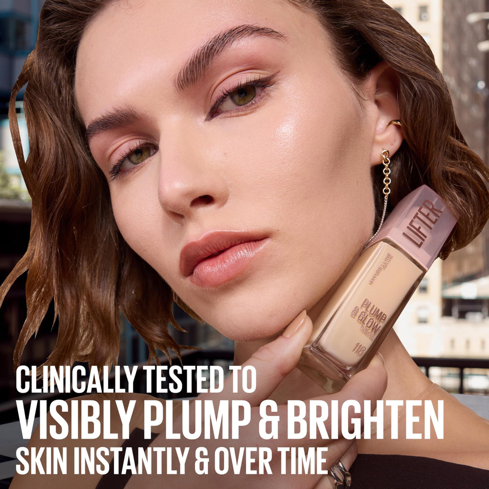 Envase de diseño práctico de Maybelline Lifter Plump & Glow para retoques.