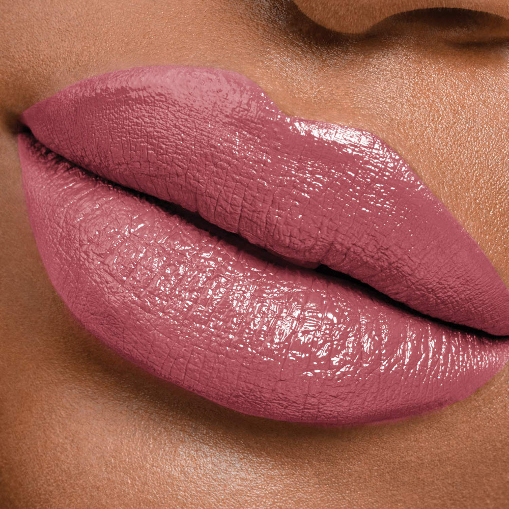 Maybelline Super Stay 24 smooth-glide texture conveys comfortable wear.