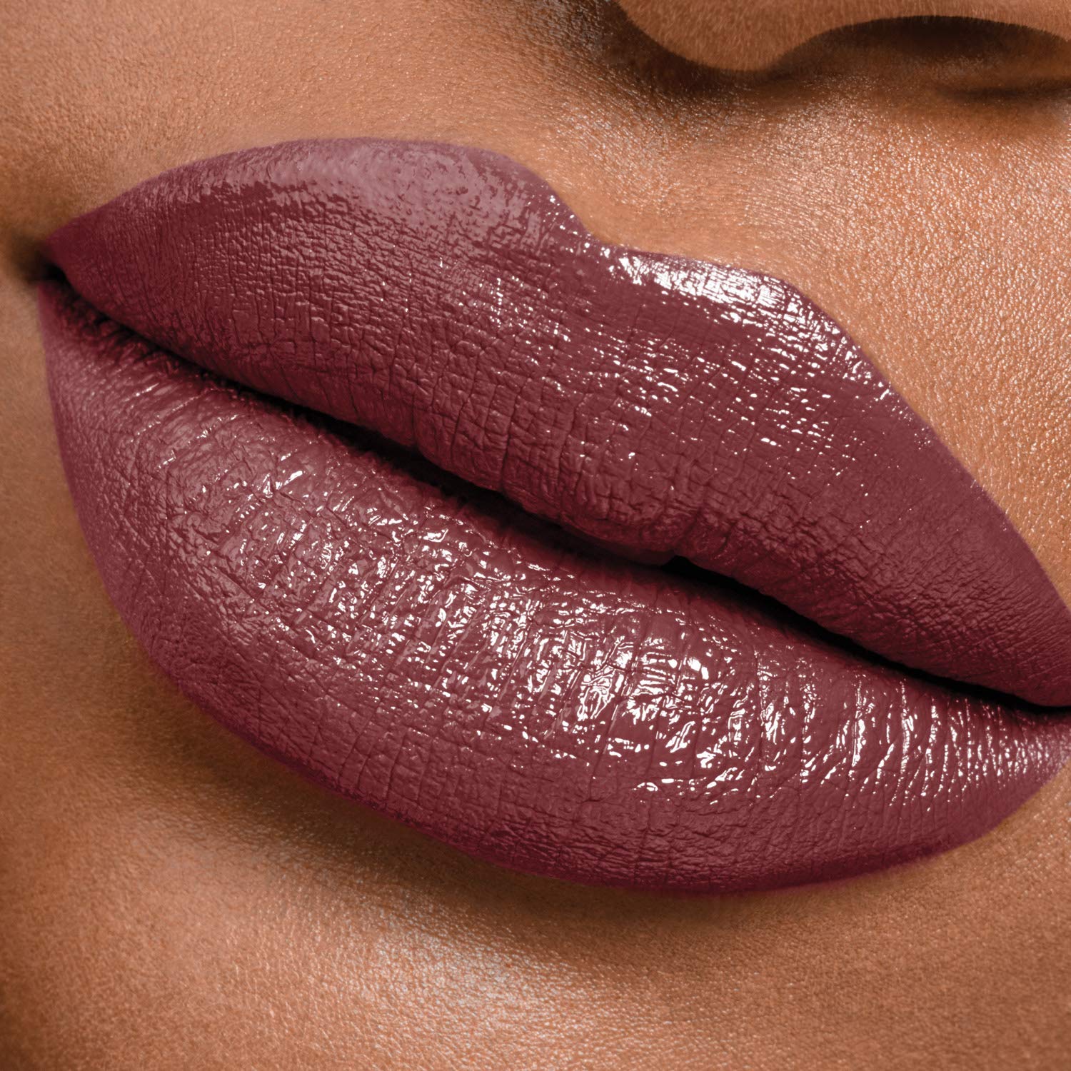 Maybelline Super Stay 24 tono morado para un color audaz.