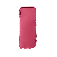 Maybelline Super Stay Ink Crayon muestra color magenta duradero en labios para todo el día.