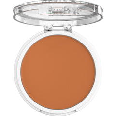 Acabado mate duradero de Maybelline Super Stay para piel suave y cómoda.