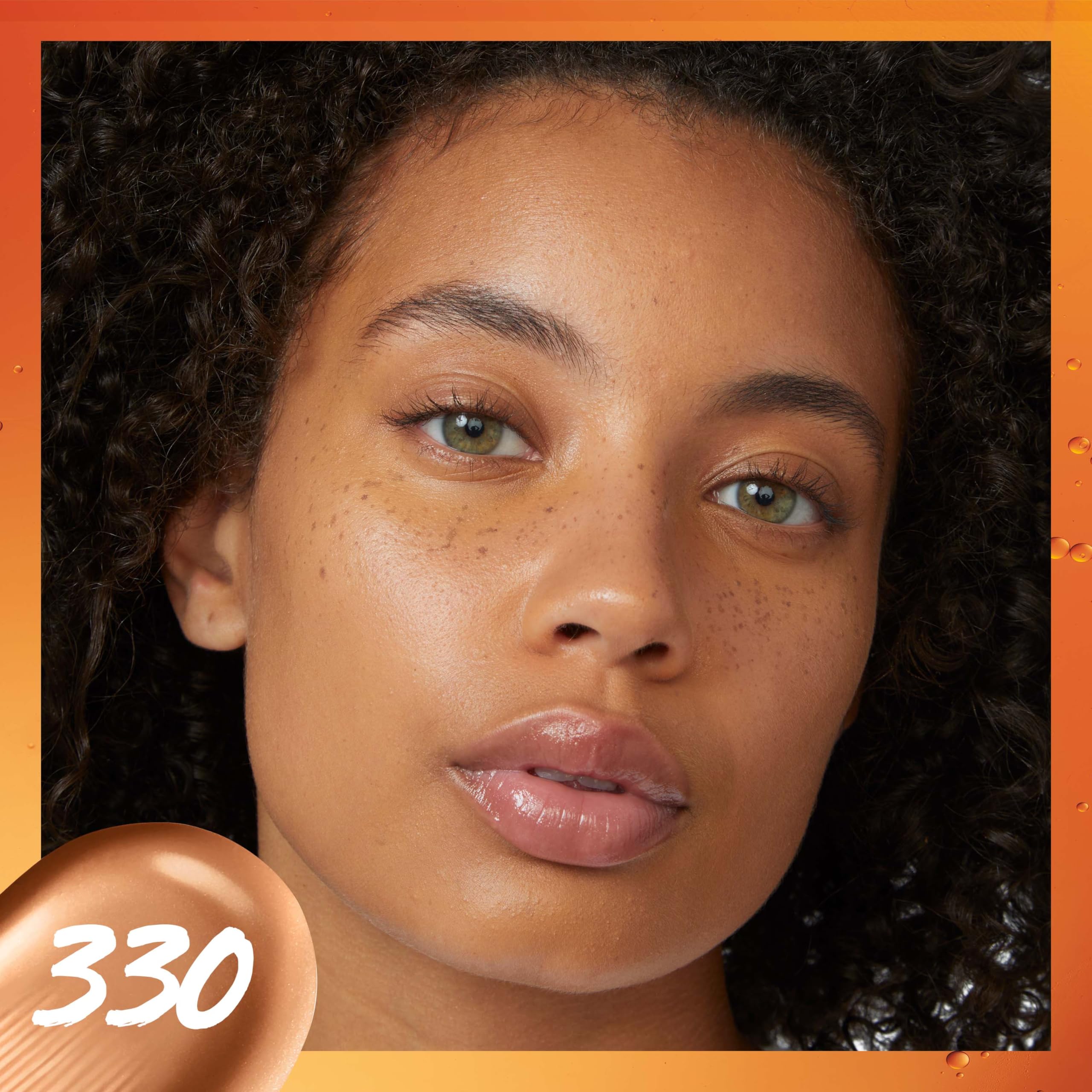 Textura ligera de Maybelline Super Stay Skin Tint, cobertura suave para uso diario.