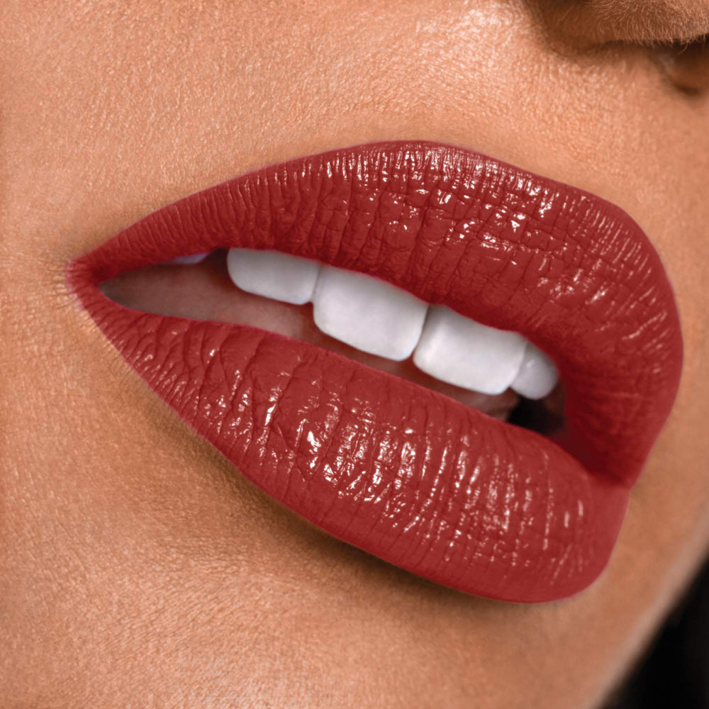 Maybelline Super Stay 24 bálsamo hidratante sella la humedad.