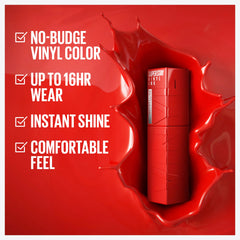 Maybelline Super Stay Vinyl Ink muestra labios con color saturado y duradero.