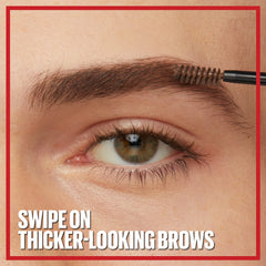 Maybelline Tattoo Studio: tono medio castano para un look equilibrado.