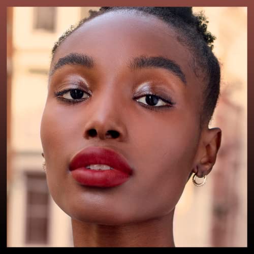Maybelline Ultimatte More Sepia on lips offers everyday chic appeal.
