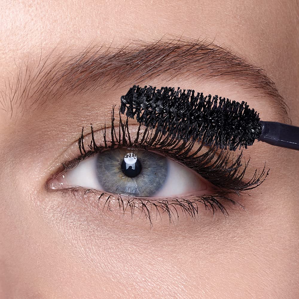 Maybelline Falsies: separación precisa para un acabado natural o dramático.