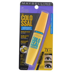 Maybelline Volum' Express Colossal con Mega Brush brinda volumen inmediato desde la raíz.