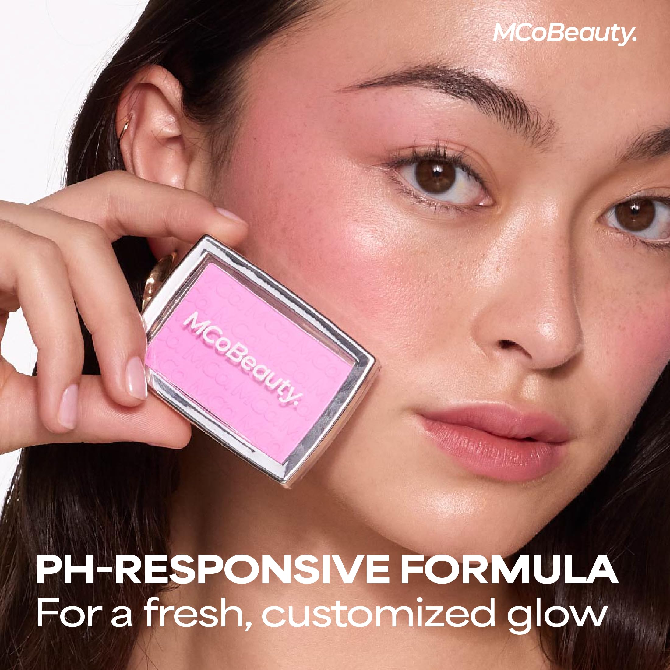 MCoBeauty Glow Up pH Powder Blush Vivi Pink ideal para uso diario.