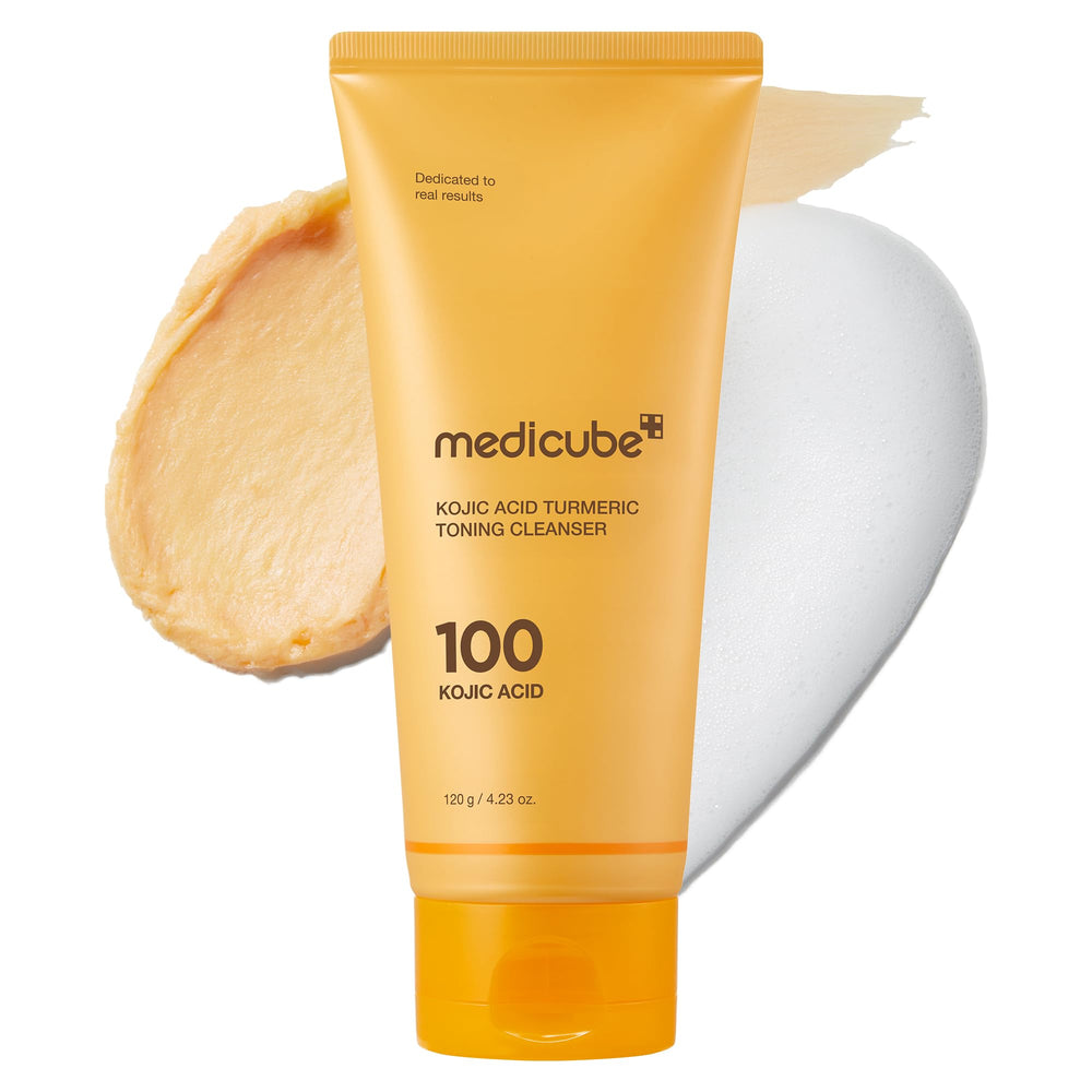 Medicube limpiador facial en tubo con ácido kojico y cúrcuma, uso diario suave.