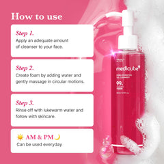 Medicube PDRN Jelly to Foam Cleanser aplicación con la mano para rostro limpio
