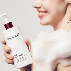 Medicube Red Body Wash: etiqueta de ingredientes, Niacinamida para cuidado respetuoso.