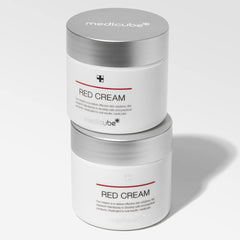 Empaque elegante de Medicube Red Cream 2.0 que favorece uso diario.