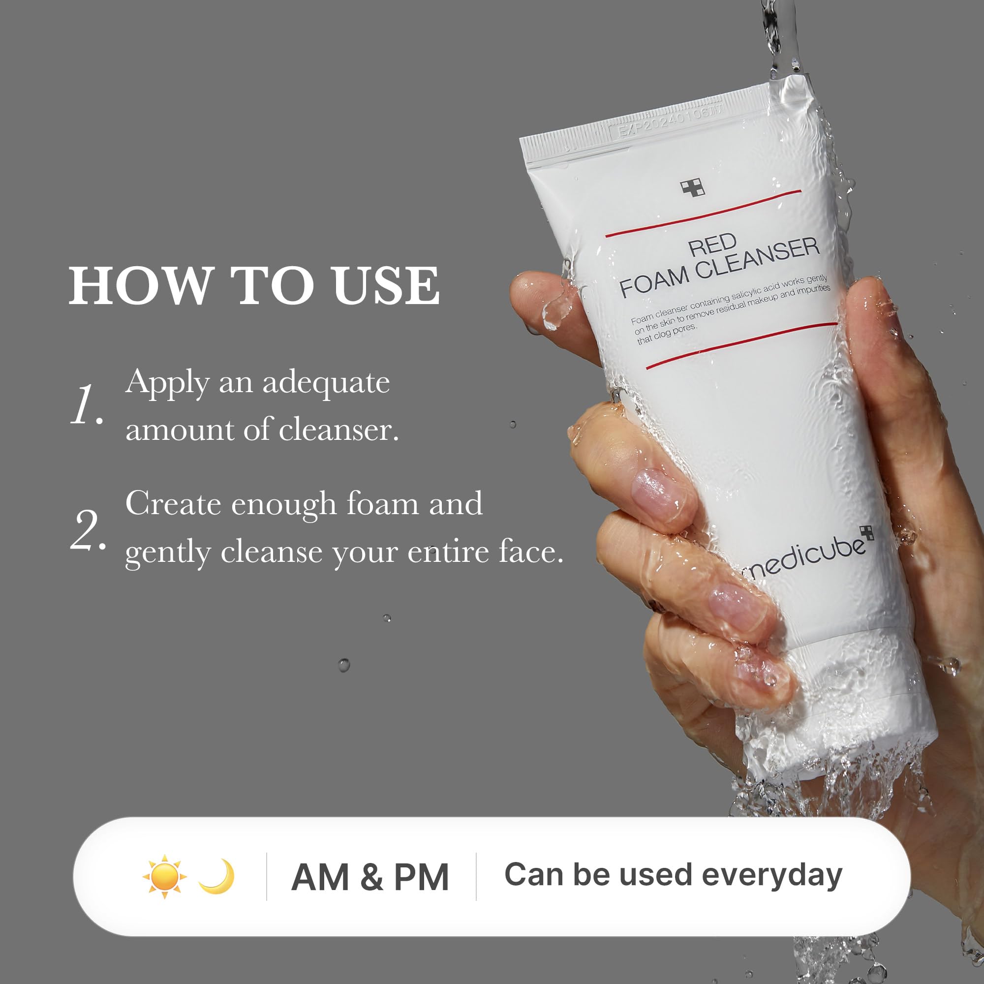 Masaje suave con el Limpiador Medicube, limpieza facial delicada y eficiente.