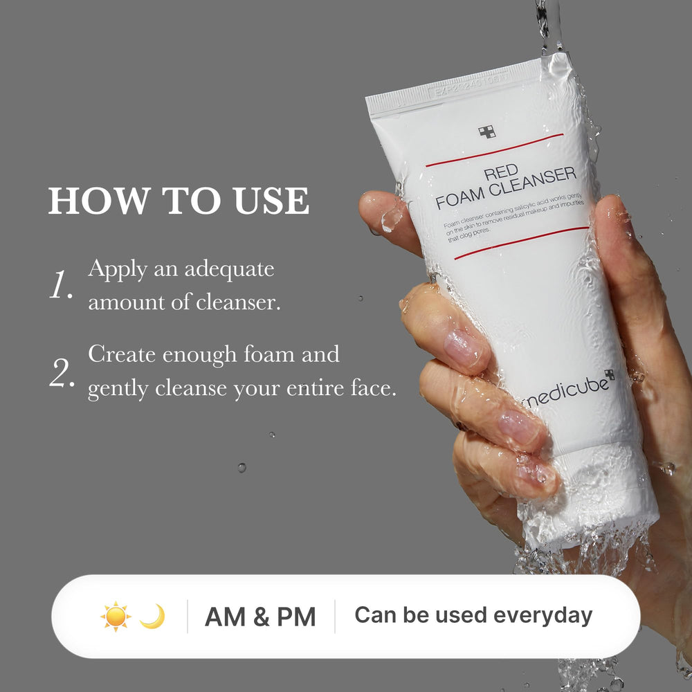 Masaje suave con el Limpiador Medicube, limpieza facial delicada y eficiente.