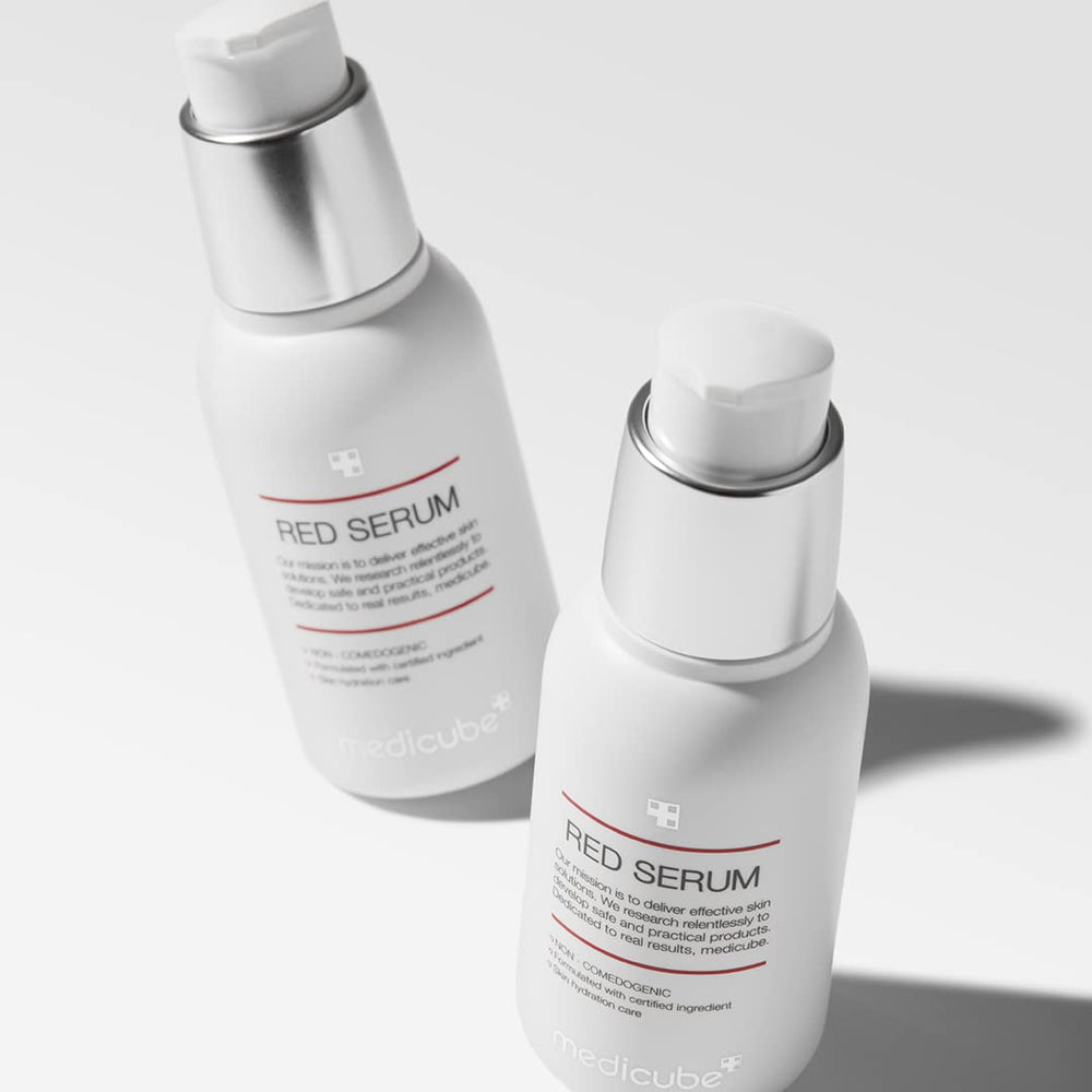 Medicube Red Serum embalaje compacto para rutina eficaz.