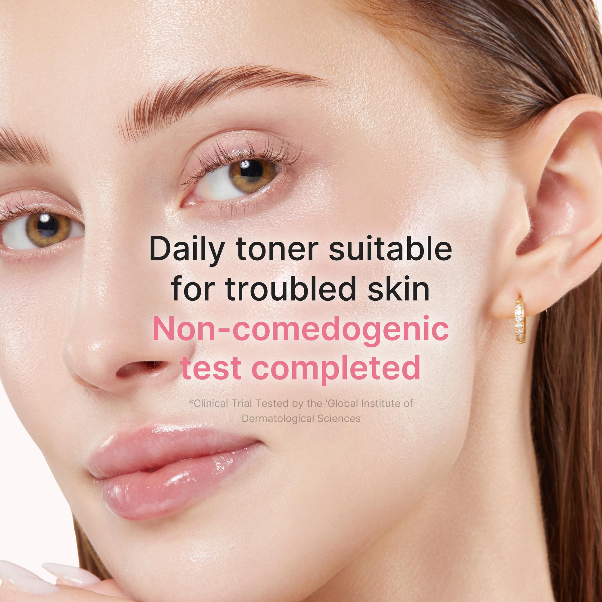 Medicube Toner tono uniforme natural para una piel radiante.
