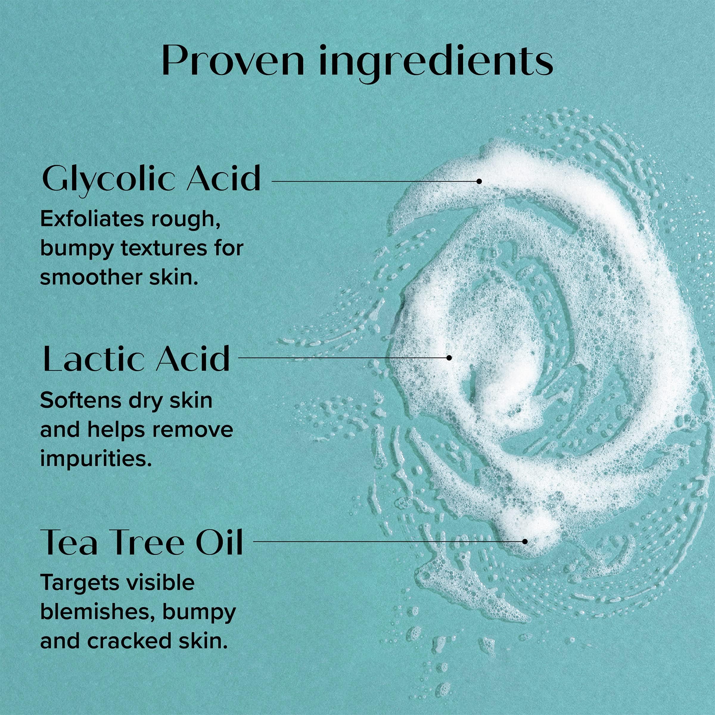 Medix 5.5 cleansing foam lather during application on skin for thorough cleansing.