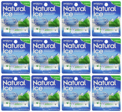Mentholatum Natural Ice protector labial en envase, alivio calmante para labios secos.