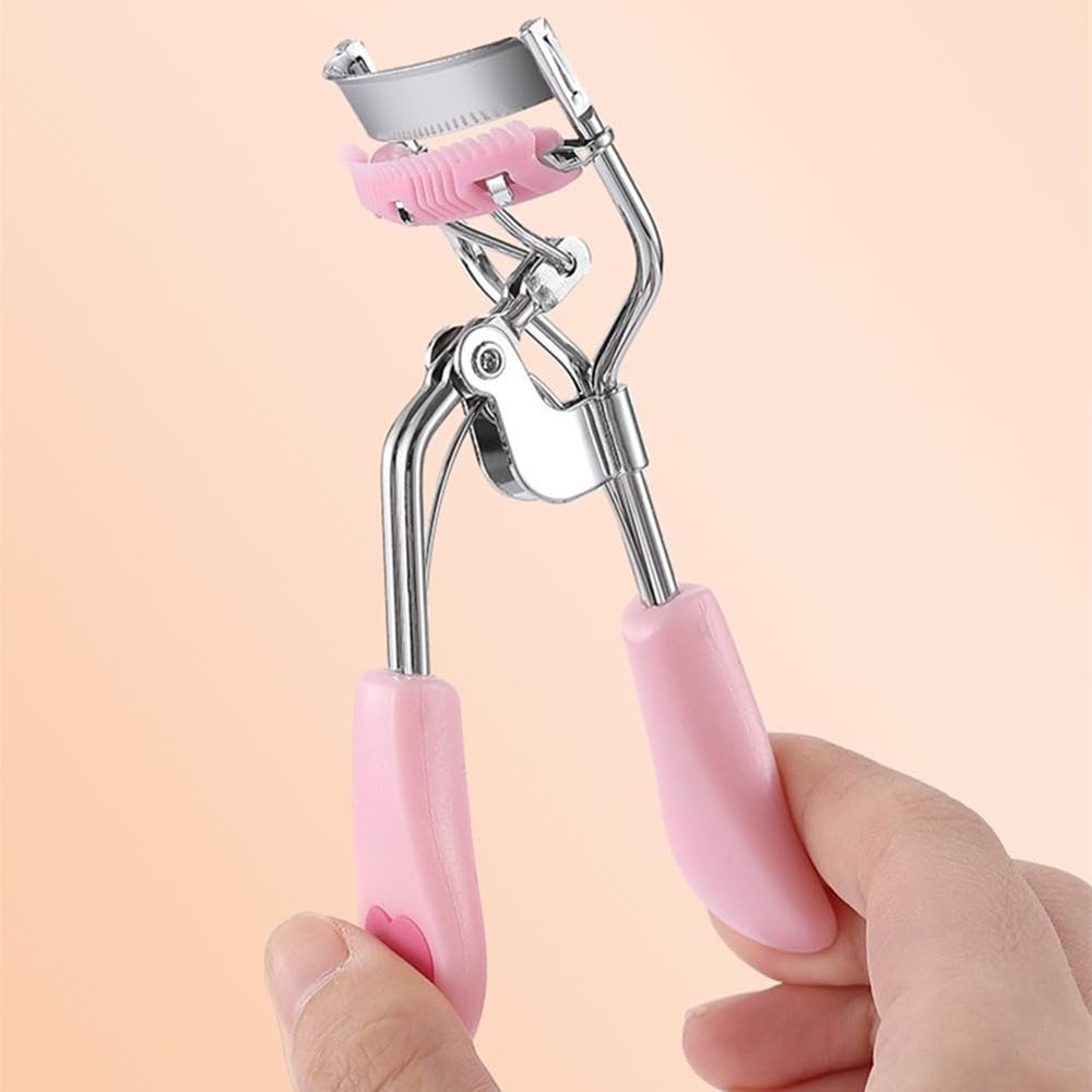 MERVK eyelash curler ergonomic hinge ensures uniform pressure and easy use.