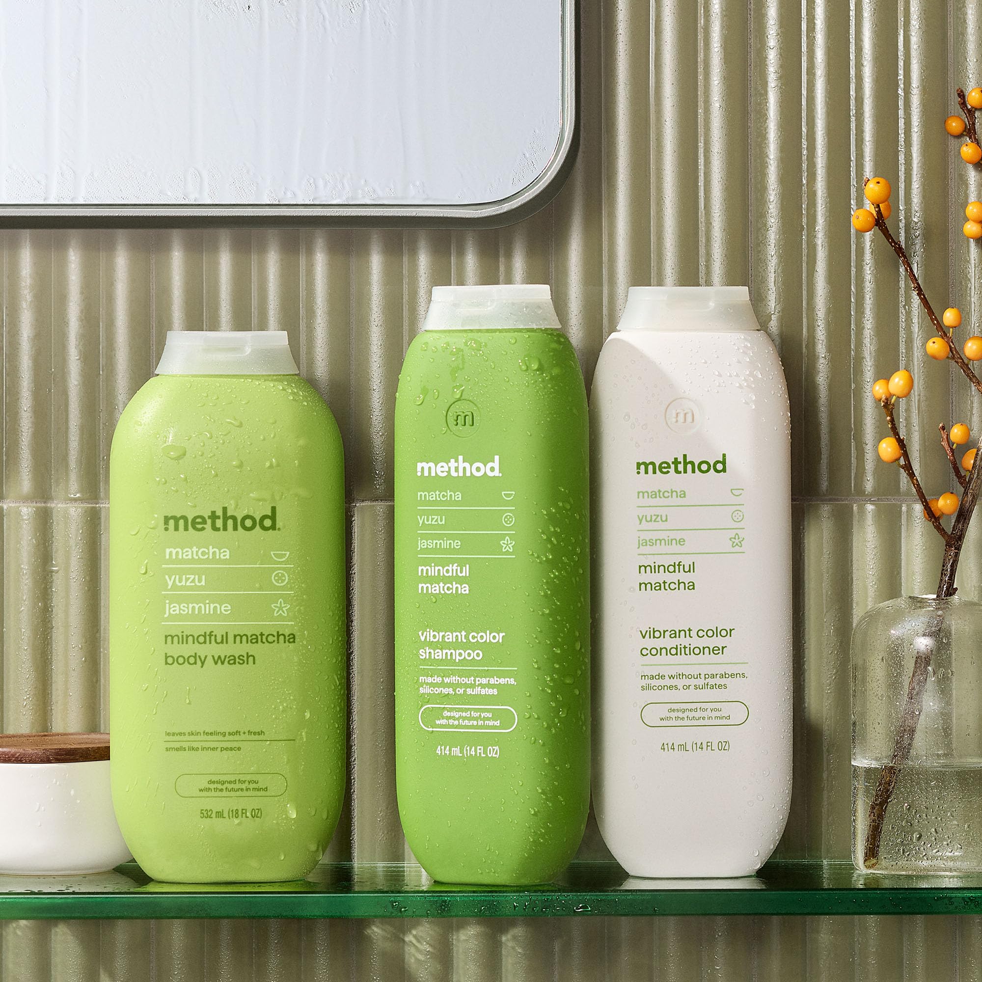 Espuma suave en Method Mindful Matcha ideal para duchas diarias.