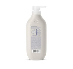 Textura suave de la crema corporal Method para piel tersa.