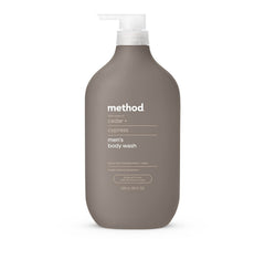 Method gel de ducha Cedar y Ciprés, botella visible, aroma terroso que refresca la ducha